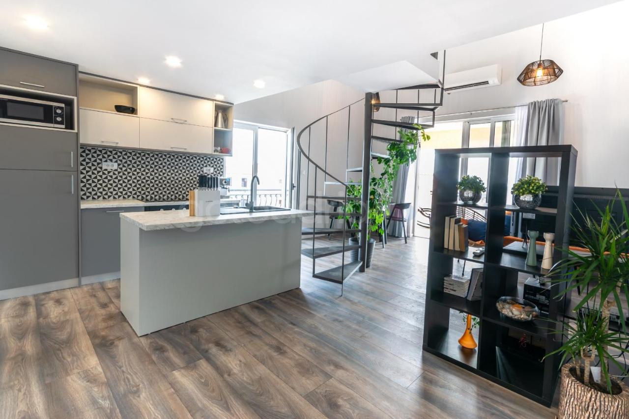 Rooftop Penthouse - Private Hottub & Duplex Whirlpool Makarska Luaran gambar